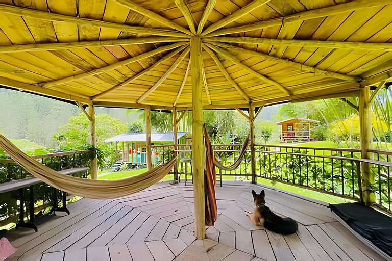 Cabaña completa con cocina en medio de naturaleza